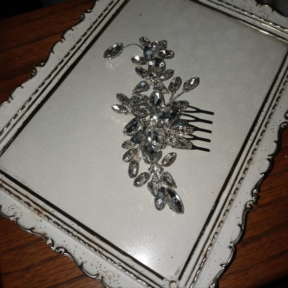 Rhinestone & Blue Irridescent Fire Crystal Hair Comb - Picture 1 of 3